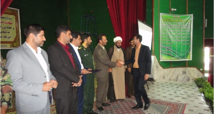 برگزاری آیین گرامیداشت شهادت استاد مطهری و مقام معلم در اسلام آباد غرب +تصاویر