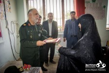 تجلیل فرمانده سپاه استان کرمانشاه از مقام معلم