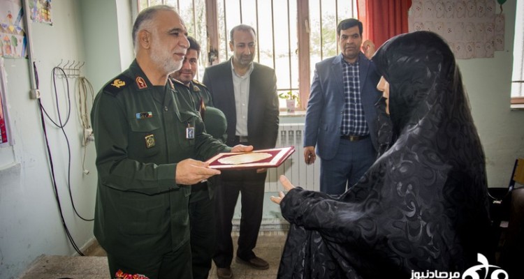 تجلیل فرمانده سپاه استان کرمانشاه از مقام معلم