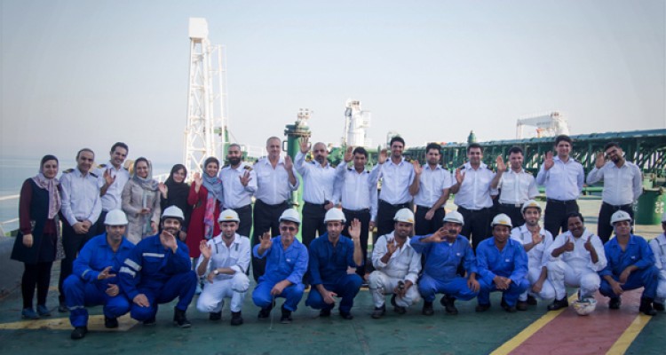 یک روز زندگی با دریانوردان نفتکش دوون