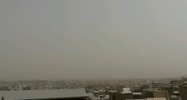 غلظت آلودگی هوا در اسلام آبادغرب به حد هشدار  رسید/ مردم ماسک بزنند