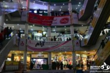 پشت پرده عدم انتشار اسامی برخی واردکنندگان خودرو و دارو/ واردات خودرو توسط یکی از معاونان رئیس جمهور/ لیست کامل واردات منتشر شود آبروی دولت می رود