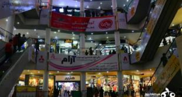 پشت پرده عدم انتشار اسامی برخی واردکنندگان خودرو و دارو/ واردات خودرو توسط یکی از معاونان رئیس جمهور/ لیست کامل واردات منتشر شود آبروی دولت می رود