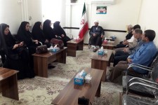 غبارروبی مزارشهدا و دیدار با امام جمعه شهرستان به مناسبت هفته بهزیستی در اسلام آبادغرب