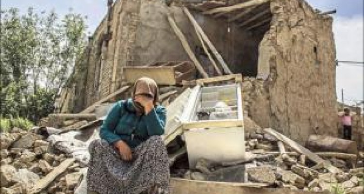 پس‌لرزه‌های زنجیره‌ای زلزله بزرگ غرب هنوز ادامه دارد و هر ۲۴ ساعت تقریبا یک زلزله با قدرت بیش از ۳ ریشتر در استان کرمانشاه رخ می‌دهد.