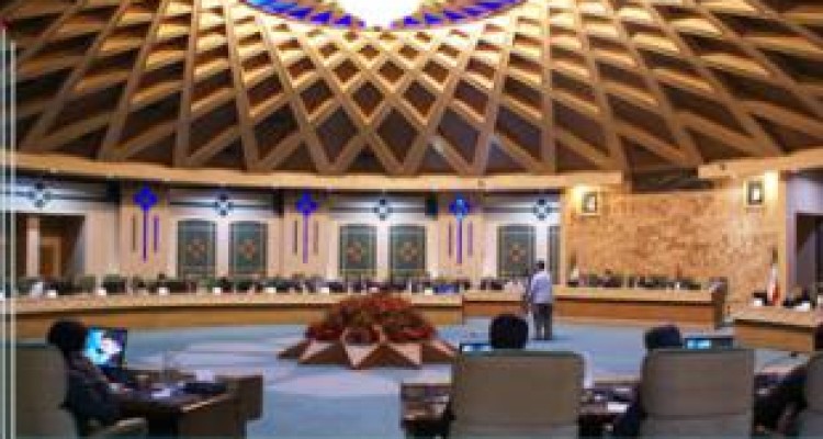 ورشکستگی اصناف در رقابت با کالاهای قاچاق /انتقاد از نظارت‌های ناکارآمد /فروش صفر بازار