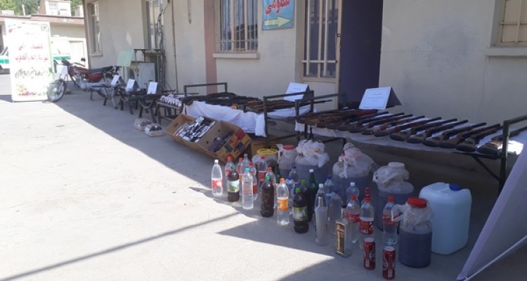 انهدام باندهای خرید و فروش قرص های روانگردان و سارقان خودرو در اسلام آبادغرب/ کشف 30 هزار قرص روانگردان + تصاویر