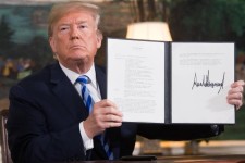 روزنامه البناء: «نَه» قدرت‌های بزرگ به تحریم‌های ترامپ علیه ایران نشانه فروپاشی سلطه آمریکا بر جهان است 