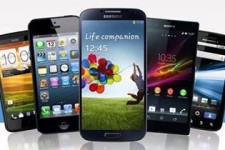 بازار موبایل همچنان در بلاتکلیفی!/ 600 هزار گوشی همراه کِی از گمرک ترخیص می شود؟ 