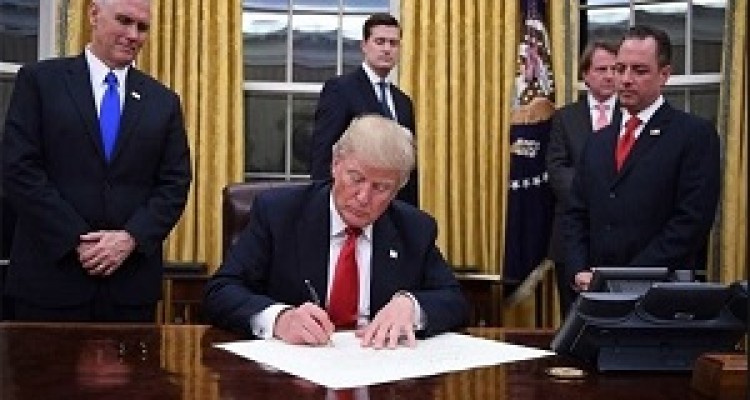 افشای محتوای نامه‌ای که از روی میز ترامپ دزدیده شد 