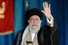 کسانی که ترویج می‌کنند راهی جز پناه بردن به دشمن نداریم, خیانت می‌کنند/ اقتدار جمهوری اسلامی شعار نیست