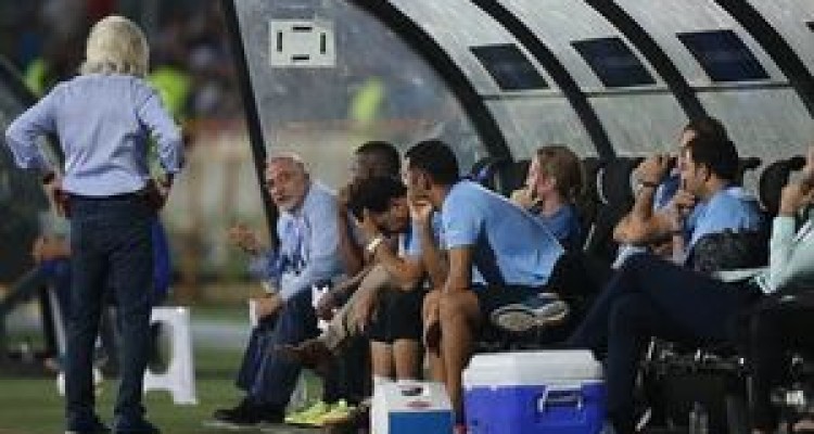 شکرآب روی نیمکت استقلال 