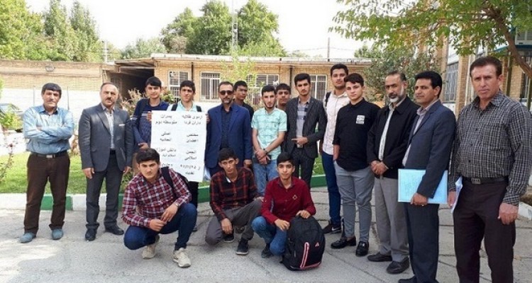 حضور دانش آموزان اسلام آبادغرب در اردوی طلایه داران فردا