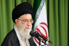 مسئولان جز در موارد نظامی، امنیتی و اموری که با دشمن مقابله داریم، باید شفاف باشند