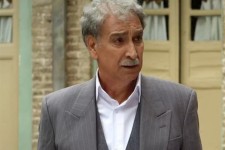 برخی سینما را تبدیل به مغازه کرده اند/ سودجوهای سینما فیلم مبتذل می سازند/ مردم برای تماشای فیلم حق انتخاب ندارند/ باند بازی در سینما وجود دارد/ زور کسی به این باند نمی رسد/ سودجوها مثل اختاپوس روی سینمای ما افتاده اند