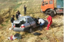 تصادف پراید با کامیون در محور دالاهو به اسلام آبادغرب