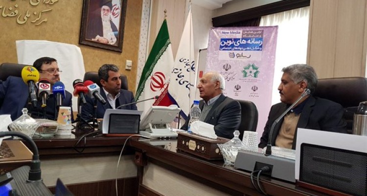 پورابراهیمی: تمام تلاش دشمن استفاده از موضوعات اجتماعی برای ضربه زدن به نظام است/ فیروز آبادی: هر کاربری به تنهایی می تواند یک رسانه باشد