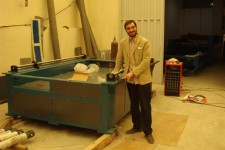 جوان بسیجی البرزی؛ مخترع تنها سامانه هوشمندساز کشور/ "نِویس" ایرانی در برابر سیستم بدون گارانتی چینی قد علم کرده است