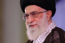 نماز جامعه را به صلاح و سداد در زبان و عمل می‌کشاند