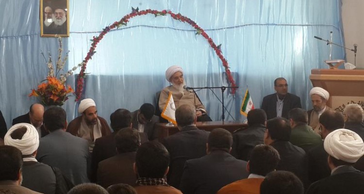 نقش حوزه های علمیه خیلی مهم است و همیشه منشاء اثر بوده اند/هرکس با خدا رفاقت کند او را حمایت می کند