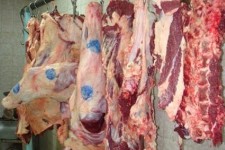 چرا مردم باید گوشت گوسفند کیلویی ۲۵ هزار تومان را ۵۹ هزار تومان بخرند؟