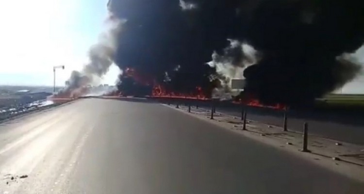 انفجار تانکر نفت در محور اسلام آبادغرب-حمیل/ تلفات جانی نداشتیم