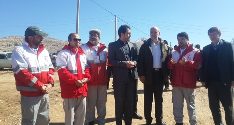 مانور بهداشت و درمان اضطراری در روستای مله سرخ اسلام آبادغرب+تصاویر