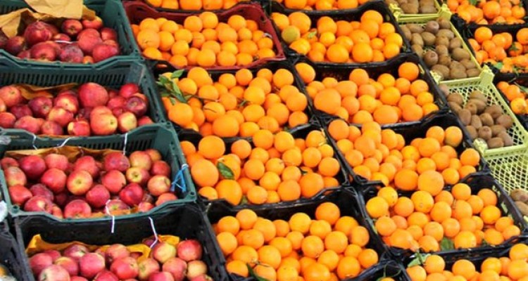 پایان ذخیره‌سازی میوه شب عید در اسلام آباد غرب