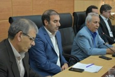 تكريم خانواده معظم شهدا و رعايت اصل بي طرفي در انتخابات پيش رو