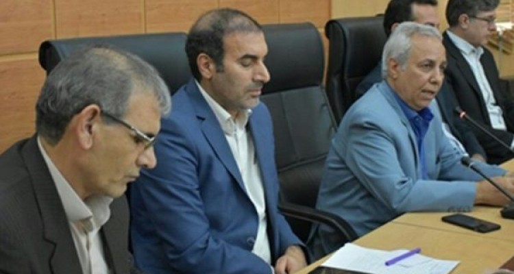 تكريم خانواده معظم شهدا و رعايت اصل بي طرفي در انتخابات پيش رو