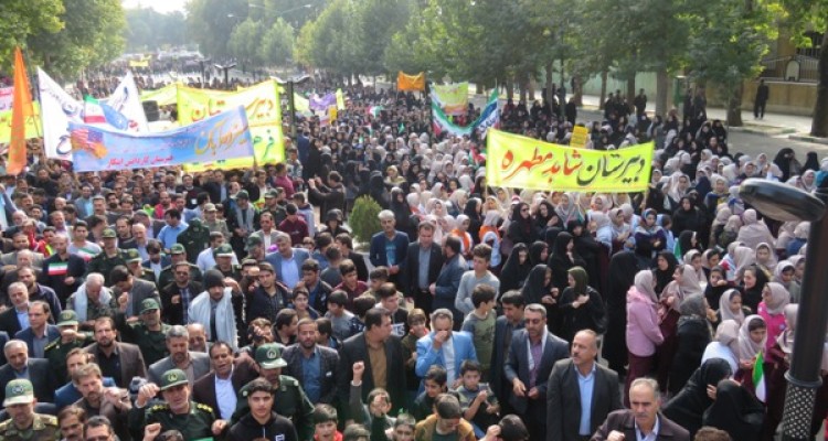 راهپیمایی 13 آبان با فریاد " مرگ بر آمریکا " در اسلام آبادغرب برگزار شد+تصاویر