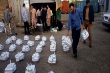 توزیع 3هزار پرس غذای گرم توسط سپاه در بین ایتام و نیازمندان اسلام آبادغرب+تصاویر