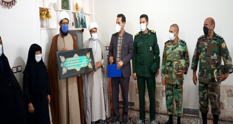 دیدار مسئولین اسلام آبادغرب با خانواده معظم شهدای شهرستان+تصاویر