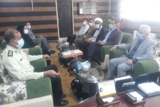 تقدیر فرماندار اسلام آبادغرب از زحمات سبزپوشان ناجا/تجلیل فرمانده انتظامی شهرستان از یک آزاده سرافراز