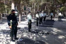 غبار روبی مزار شهدا توسط فرماندهی و پرسنل انتظامی اسلام آبادغرب+تصاویر