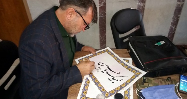 همایش زنده نویسی خوشنویسی بمناسبت سالگرد شهید سلیمانی در اسلام آبادغرب