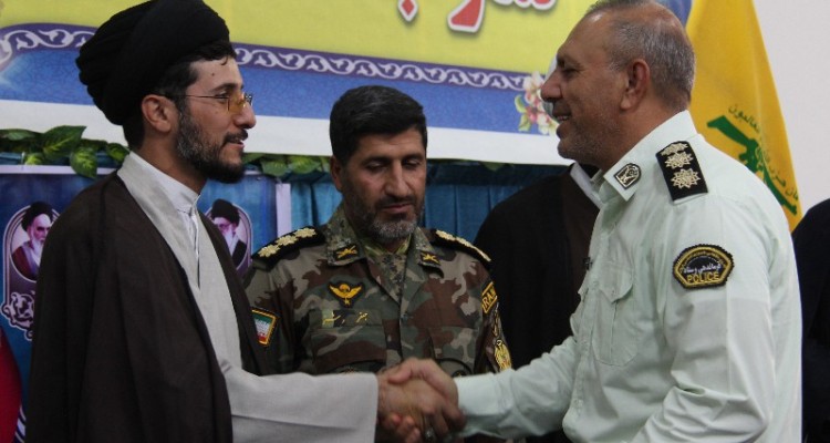 تجلیل از فرمانده انتظامی اسلام آبادغرب توسط امام جمعه شهرستان