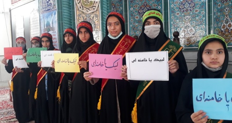 تداوم پیوستن دانش آموزان اسلام آبادی به پویش «لبیک یا خامنه‌ای» با حضور پرشور دهه هشتادی ها و دهه نودی ها