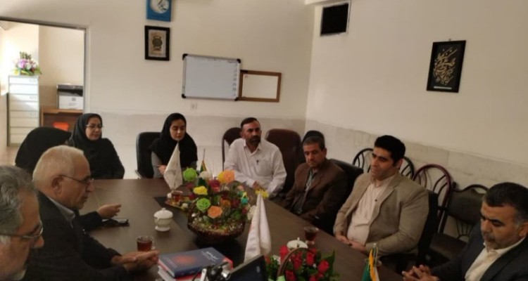 تقدیر از خدمات کارکنان بهزیستی اسلام آبادغرب بمناسبت روز جهانی معلولین