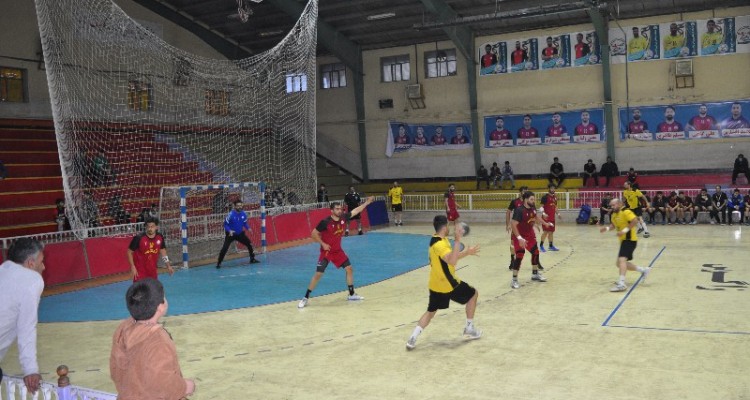 لیگ برتر هندبال؛ سپاهان از سد زاگرس اسلام آبادغرب گذشت+تصاویر