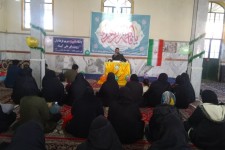 نشست حجاب و عفاف ویژه بانوان روستاهای حومه شمالی اسلام آبادغرب+عکس