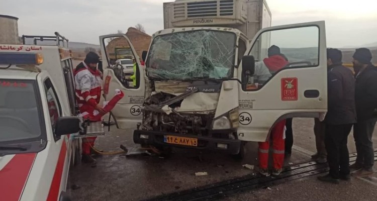 مصدومیت 2 نفر در حادثه رانندگی در اسلام‌آبادغرب