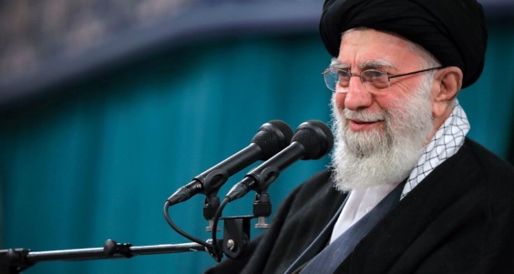 رفع فقر و مشکل معیشتی بدون رشد اقتصادی علاج‌ پذیر نیست