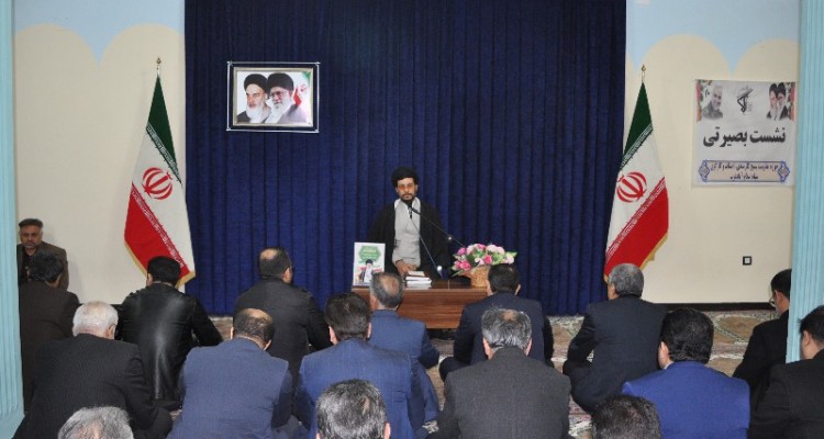 دیدار شورای اداری شهرستان با امام جمعه اسلام‌آبادغرب