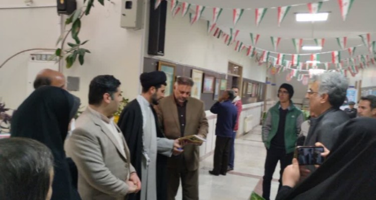 نمایشگاه هنرهای تجسمی در اسلام‌آبادغرب افتتاح شد