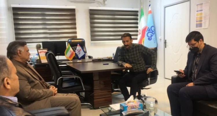 بازدید فرماندار و‌ دادستان شهرستان از پتروشیمی اسلام‌آبادغرب