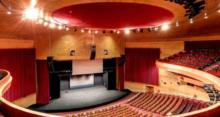 بازی بزرگان در صحنه نمایش/ درخشش تئاتری ها ادامه دارد