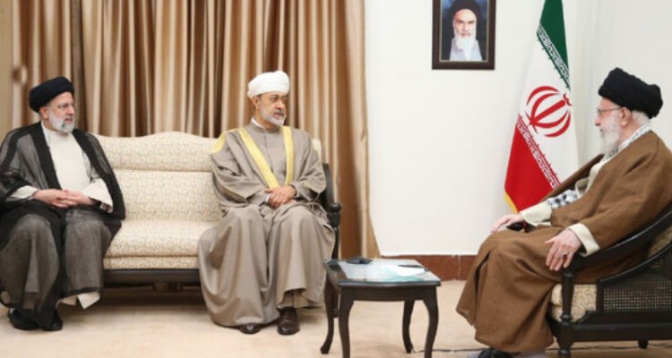 گسترش روابط ایران و عمان به نفع هر دو کشور است/ از روابط با مصر استقبال می‌کنیم