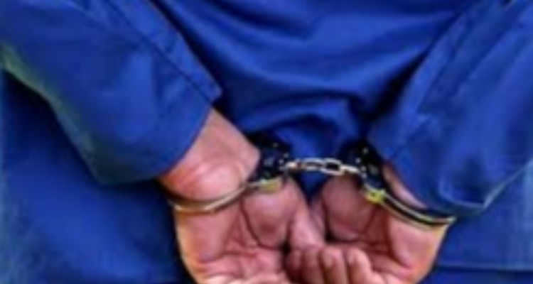 دستگیری متهم به غصب عنوان دولتی و کلاهبرداری در اسلام‌آبادغرب