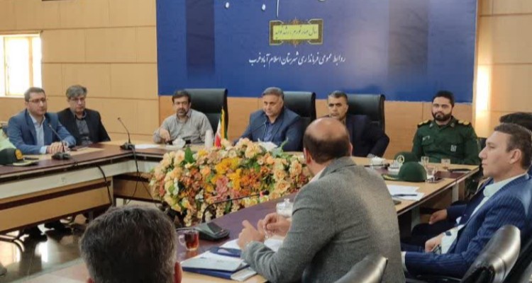 فعالیت ۳۵۰دستگاه کمباین در اسلام‌آبادغرب/برداشت ۳۲هزار تن گندم از سطح مزارع  شهرستان تاکنون